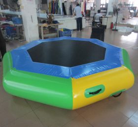 T10-225 Trampolín de patio de recreo al aire libre Material de Pvc Bloque flotante Duradero de trampolín de agua inflable